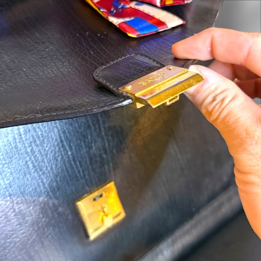 BALLY Vintage Leather Envelope Laptop Bag| Gold Chain Strap & Lock - Picture 5 of 14